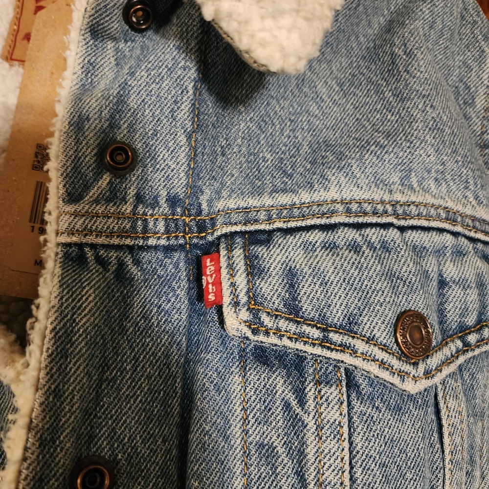 Levis Womens Original Sherpa Trucker Jacket M Divided Blue Denim NWT 36136-0000 - Picture 7 of 10